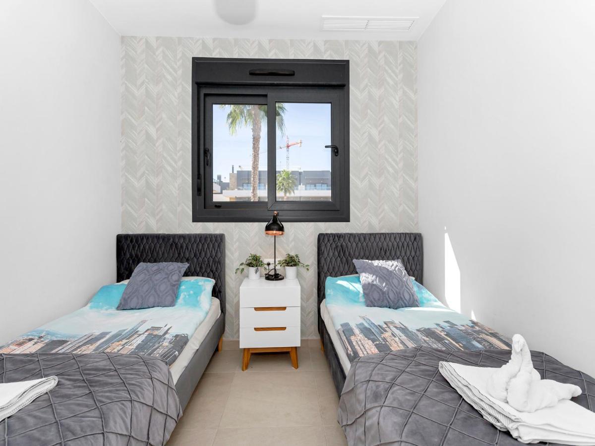 Lovely First Floor Apartment, Heating Pool ! Alicante Ngoại thất bức ảnh